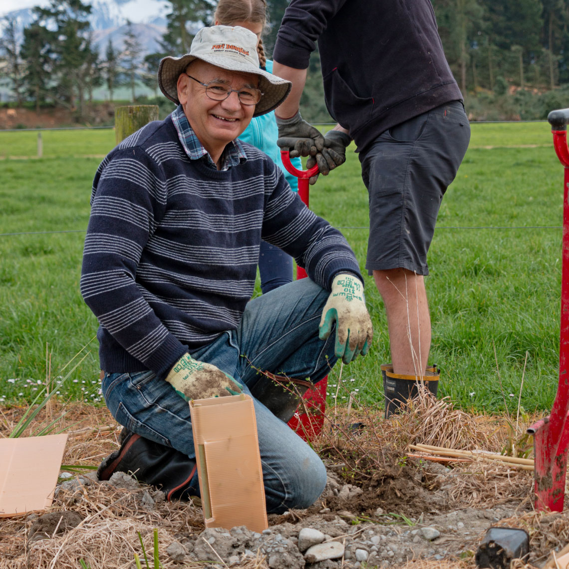 tree-planting-canterbury-riverbeds-aqualinc-nz